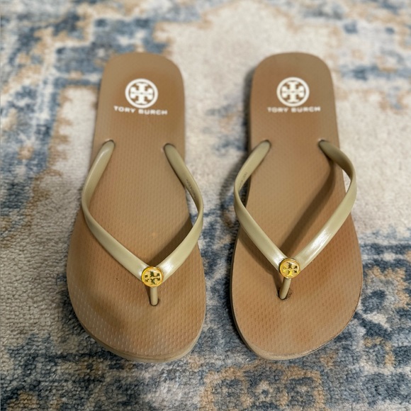 Tory Burch Tan Flip Flops Size 9.5 - Picture 1 of 5